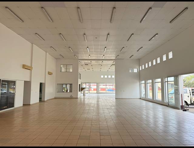 791M² SHOWROOM TO LET IN ALTON